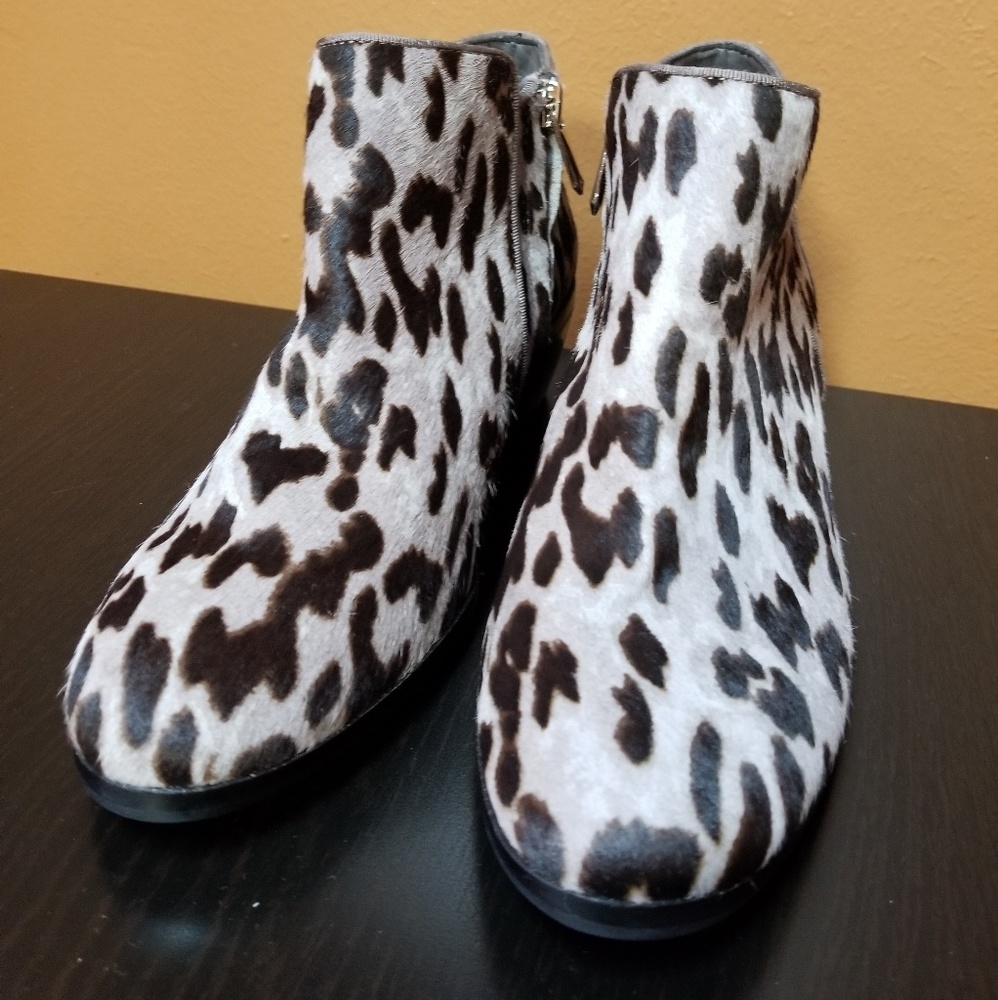 NWOT Sam Edelmam ankle boots.